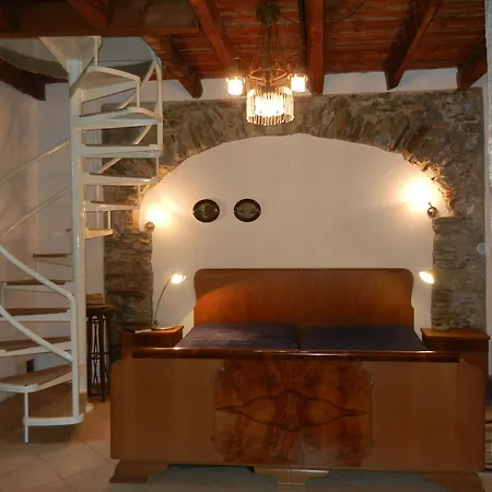 Charmantes Pfarrhaus Mit Seeblick Und Garten Appartamento Ghiffa