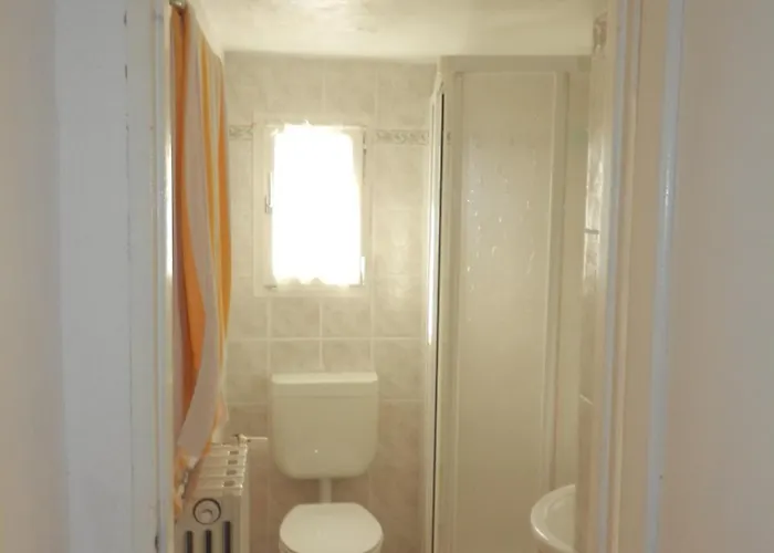 Charmantes Pfarrhaus Mit Seeblick Und Garten Appartement *